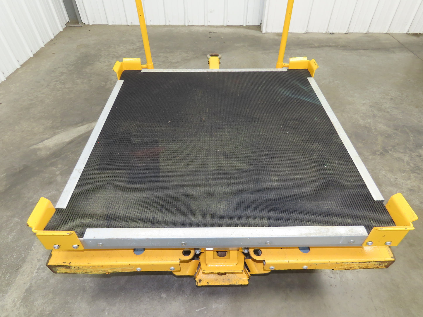 Scharine Hercu-Hauler 2000lbs 37.75x37.75" Platform 18" Deck Height Tow Cart