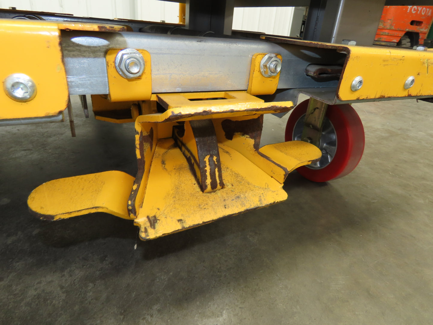 Scharine Hercu-Hauler 2000lbs 37.75x37.75" Platform 18" Deck Height Tow Cart