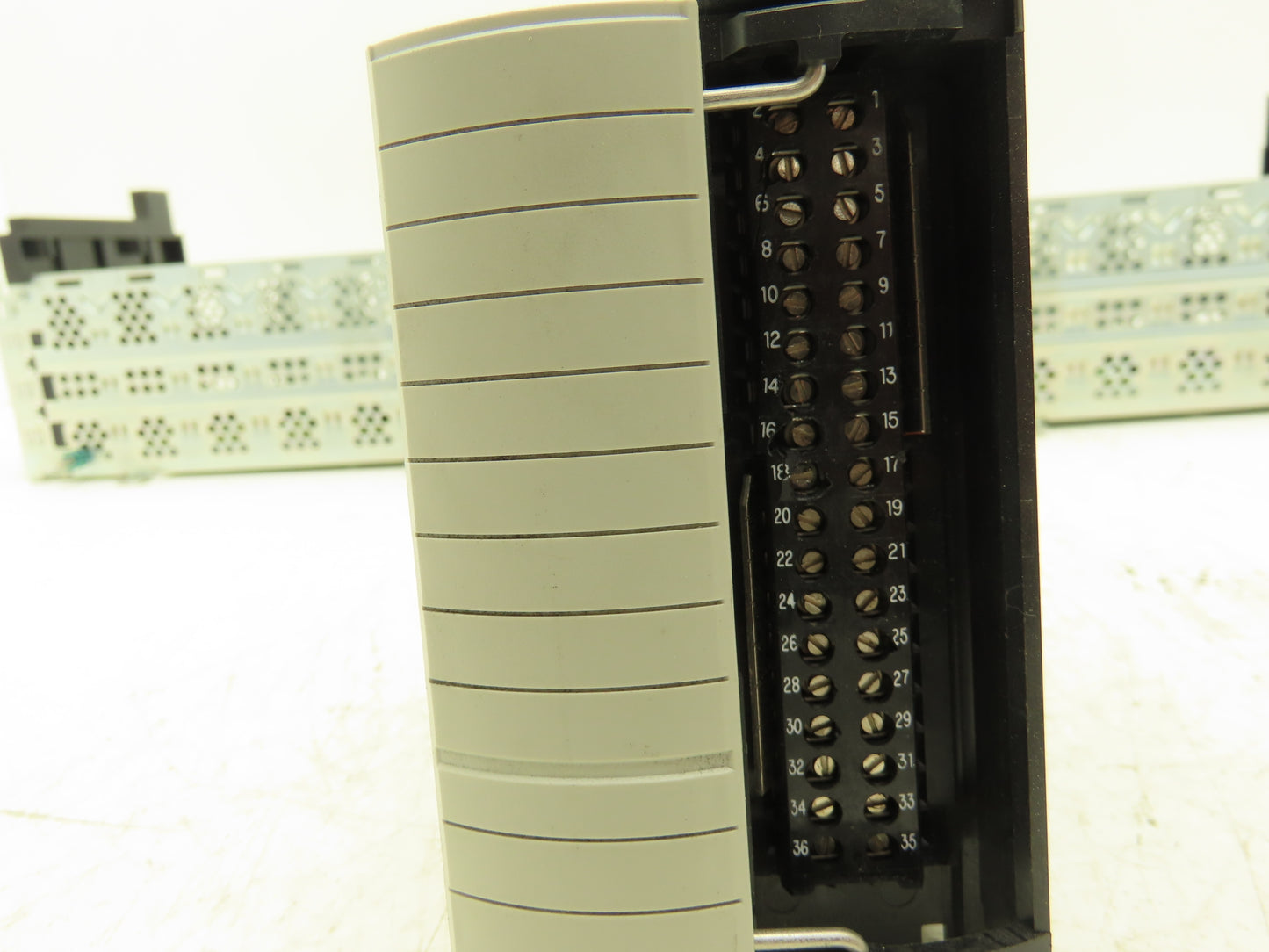 Allen Bradley 1756-A17 ControlLogix Series B 17-Slot Chassis w/ 3 Input Modules