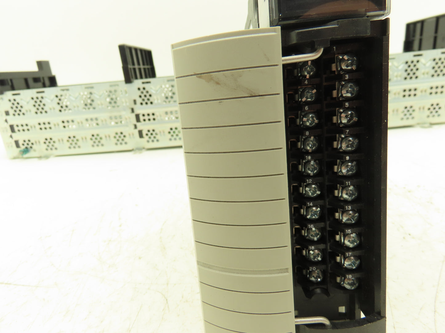 Allen Bradley 1756-A17 ControlLogix Series B 17-Slot Chassis w/ 3 Input Modules