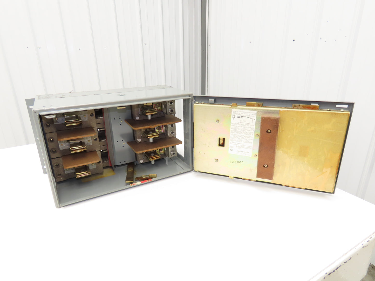 Square D QMB-3640 Saflex Fusible Panel Board Safety Switch 400A 600VAC 3PH 3Pole