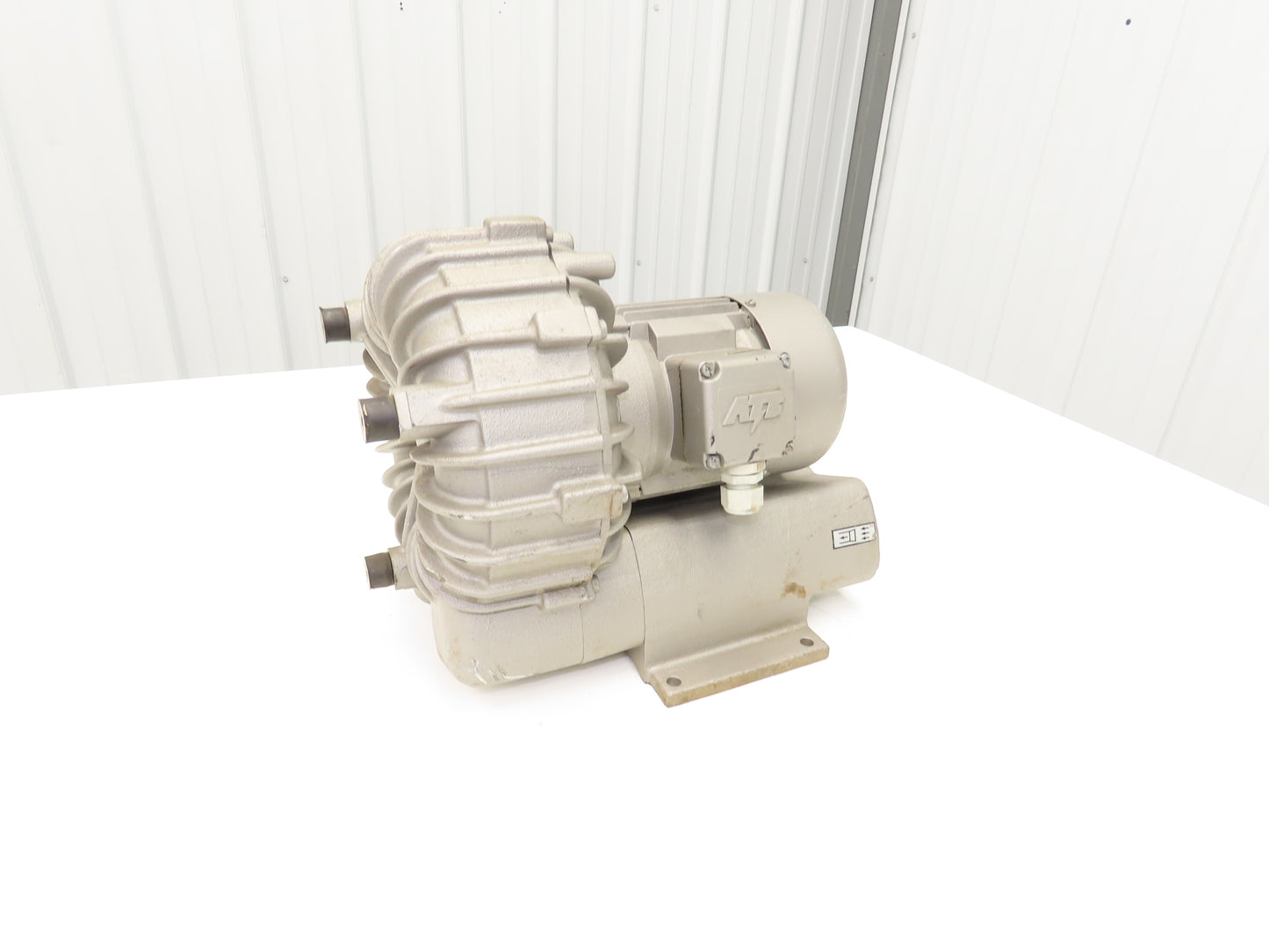 Becker SV5.90/1-01 Regenerative Vacuum Blower 92 CMH .44KW 230/460 3PH 50/60HZ