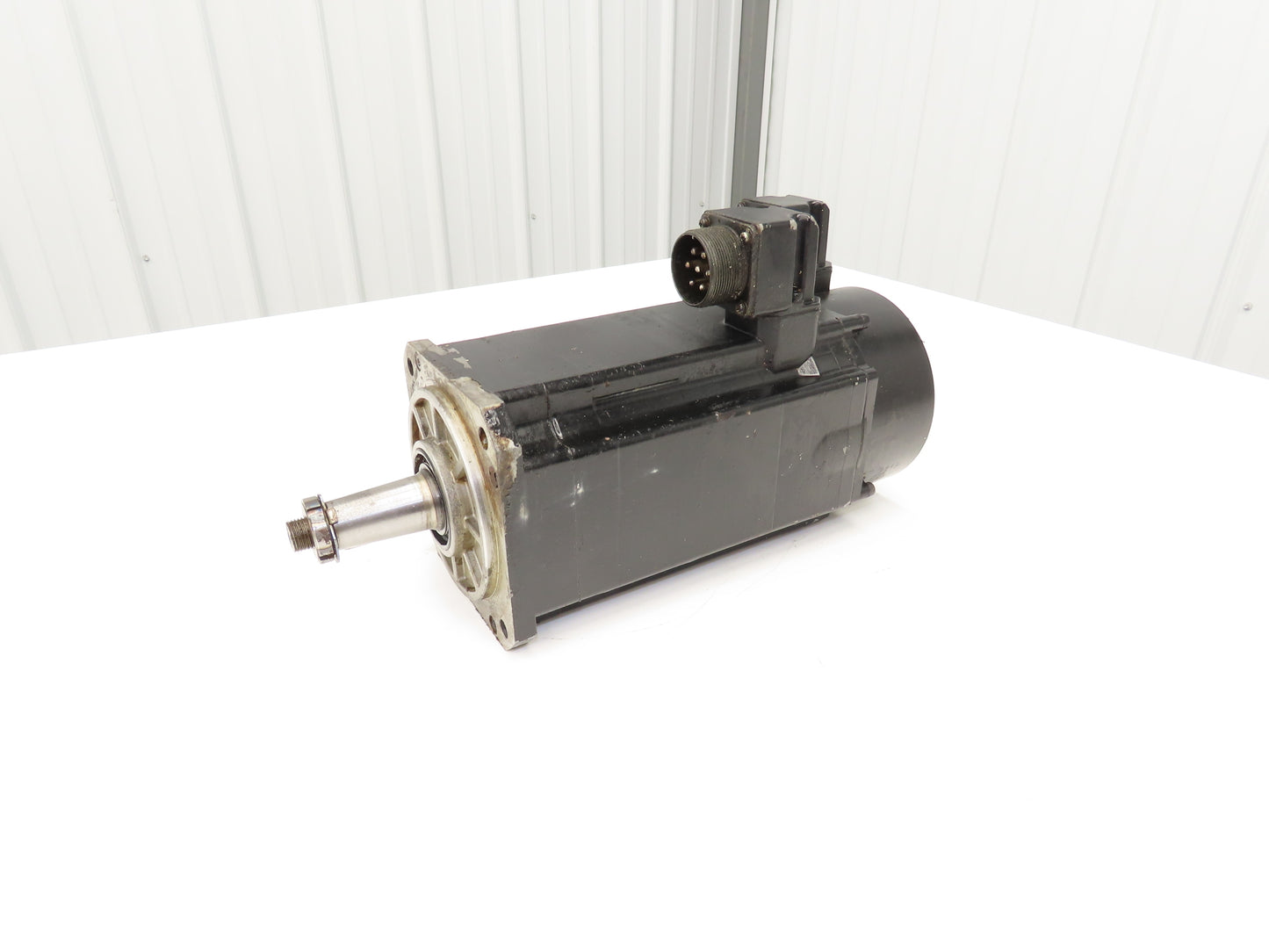 Okuma BL-MC140E-30T BL Servo Motor 4.3kw 133VAC 3000 RPM ER-FC-2048D