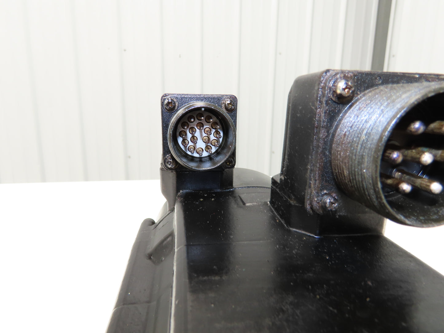 Okuma BL-MC140E-30T BL Servo Motor 4.3kw 133VAC 3000 RPM ER-FC-2048D