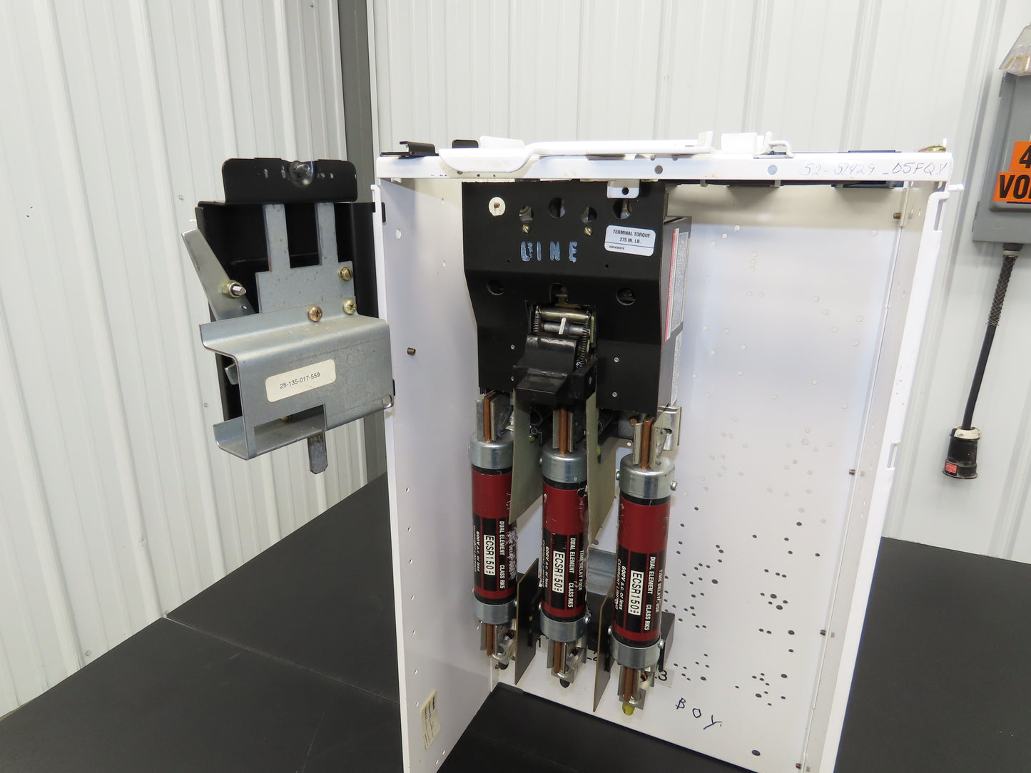 Siemens DS464R Bucket MCC Fused Motor Disconnect 600VAC 150Hp 200A 250VDC