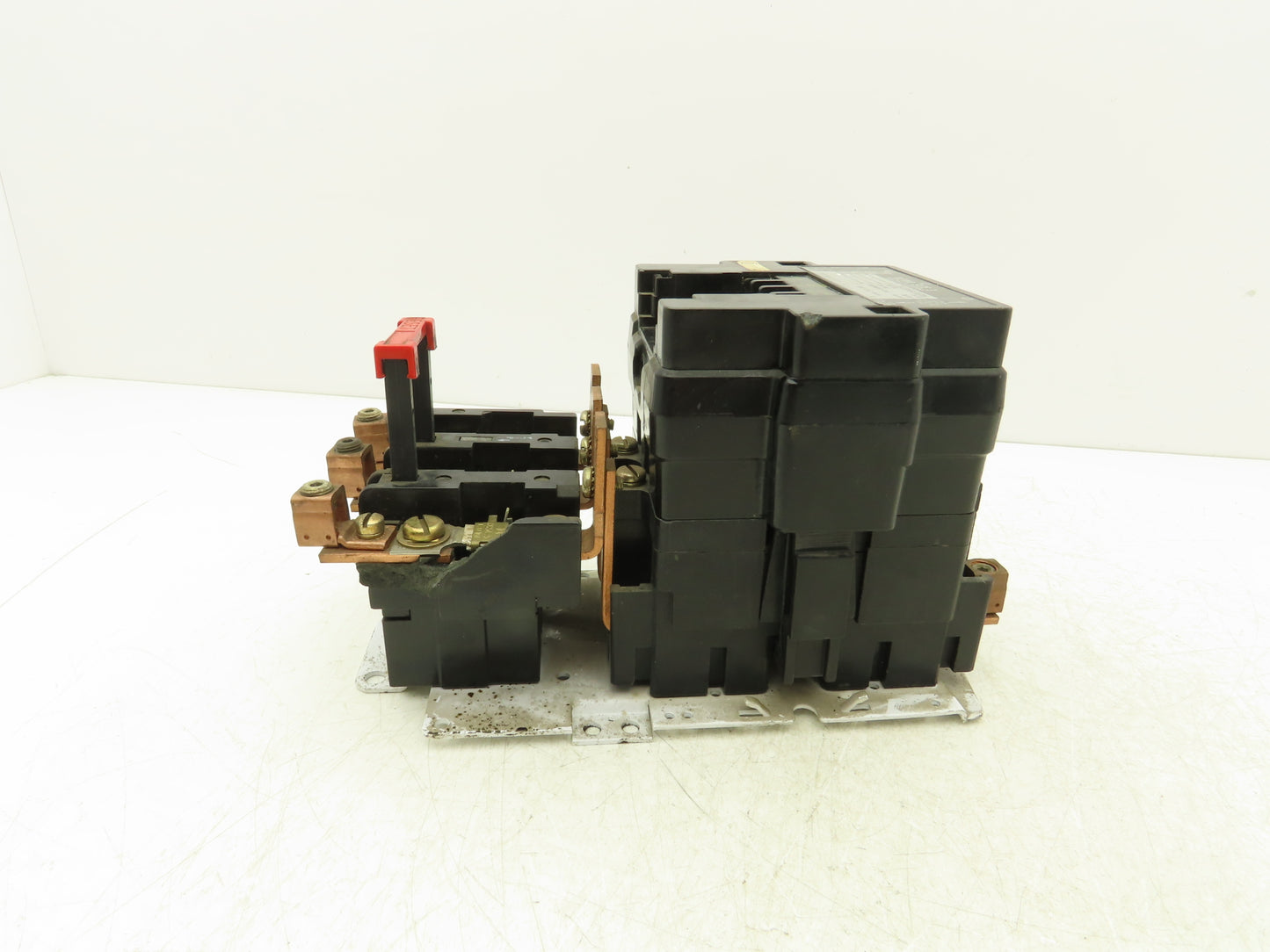 Square D 8536 SE01S NEMA Size 3 Motor Starter Contactor 50Hp 600V 3PH 120V Coil