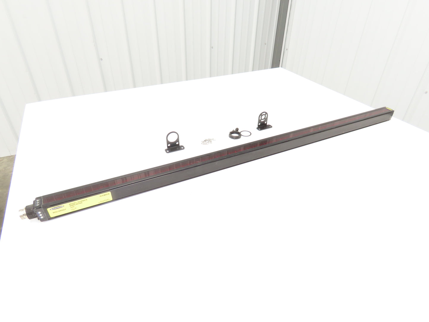 Banner 39586 Mini-Array Receiver Sensor 1057mm 19mm Beam Spacing Light Curtain