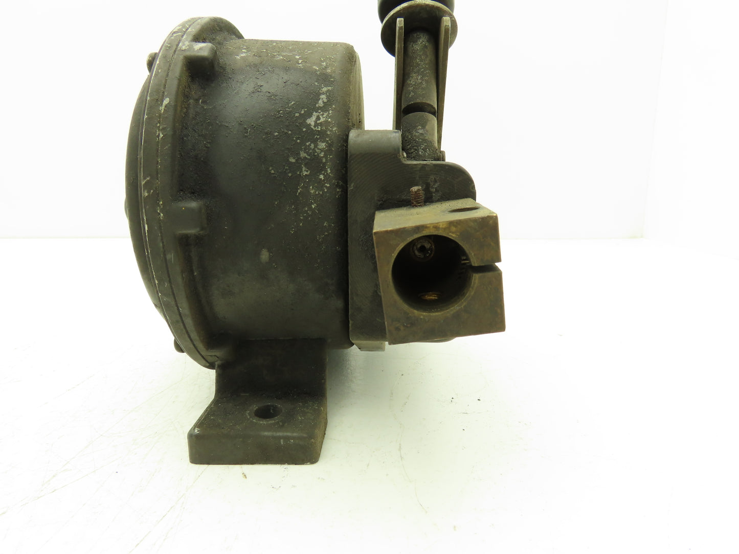 Yaskawa Electric PMED-12-HQ61 Welder Wire Motor Feeder 24V Size 1.2 Roller