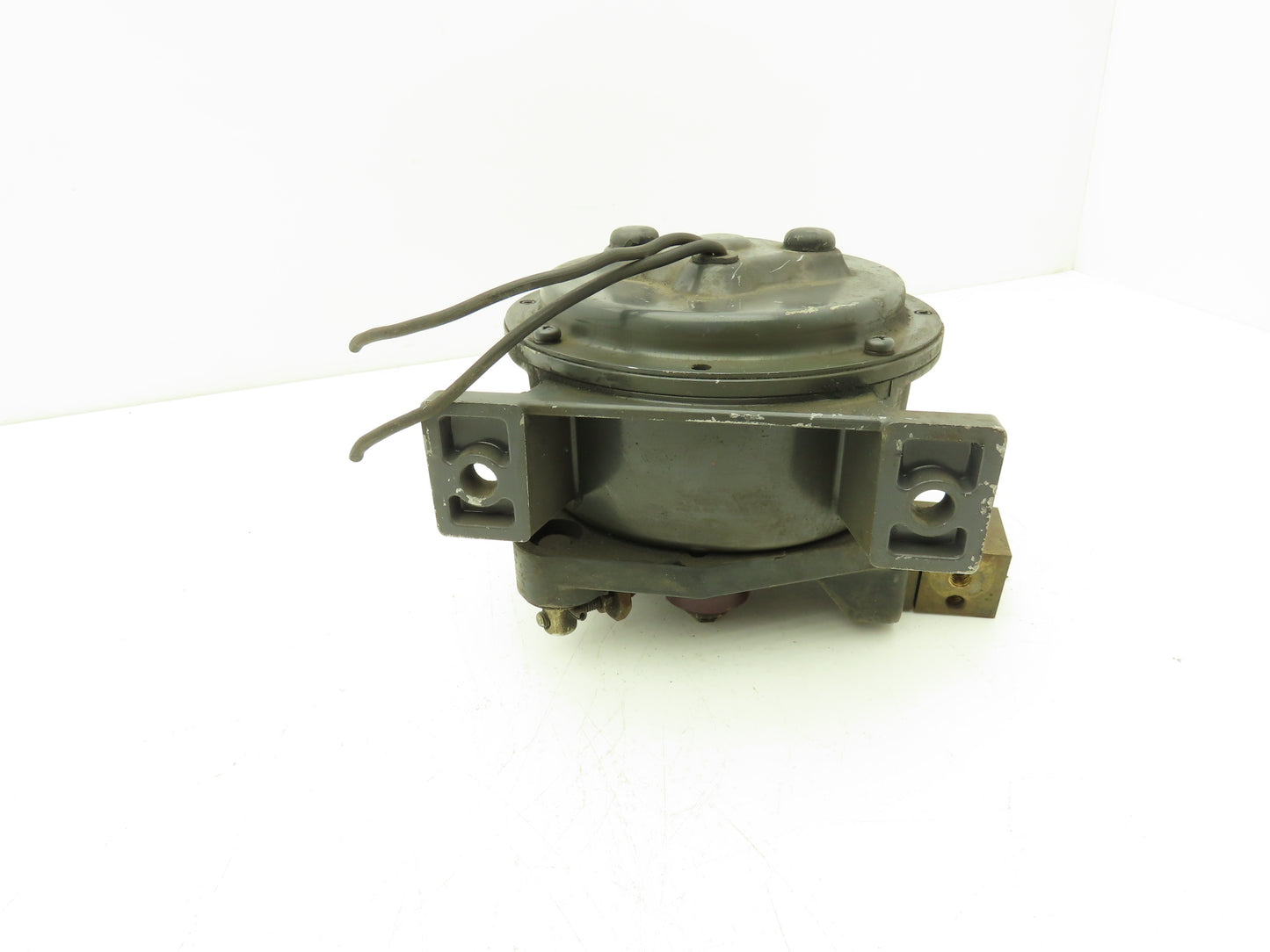 Yaskawa Electric PMED-12-HQ61 Welder Wire Motor Feeder 24V Size 1.2 Roller