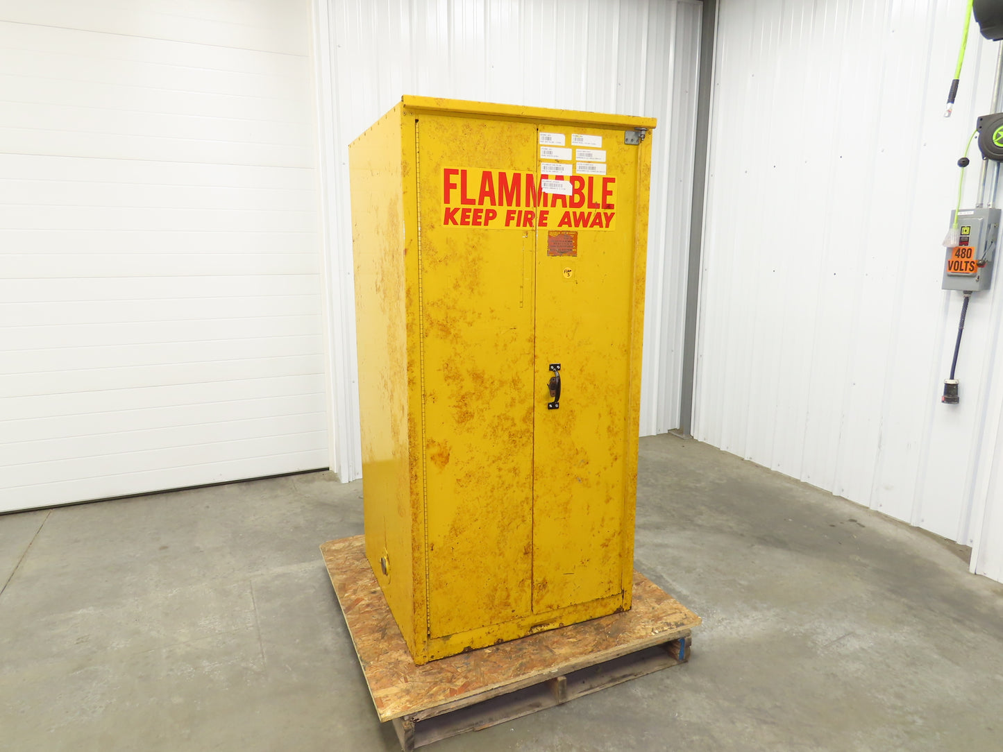 Eagle Flammable Liquid Safety Cabinet Yellow Bi Fold Door 60 Gal Self Closing