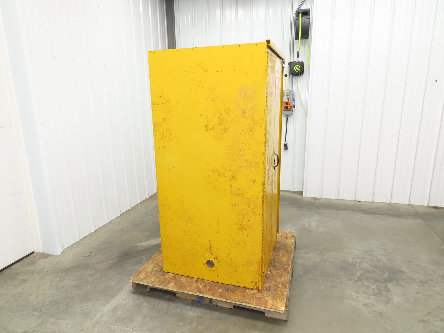 Eagle Flammable Liquid Safety Cabinet Yellow Bi Fold Door 60 Gal Self Closing