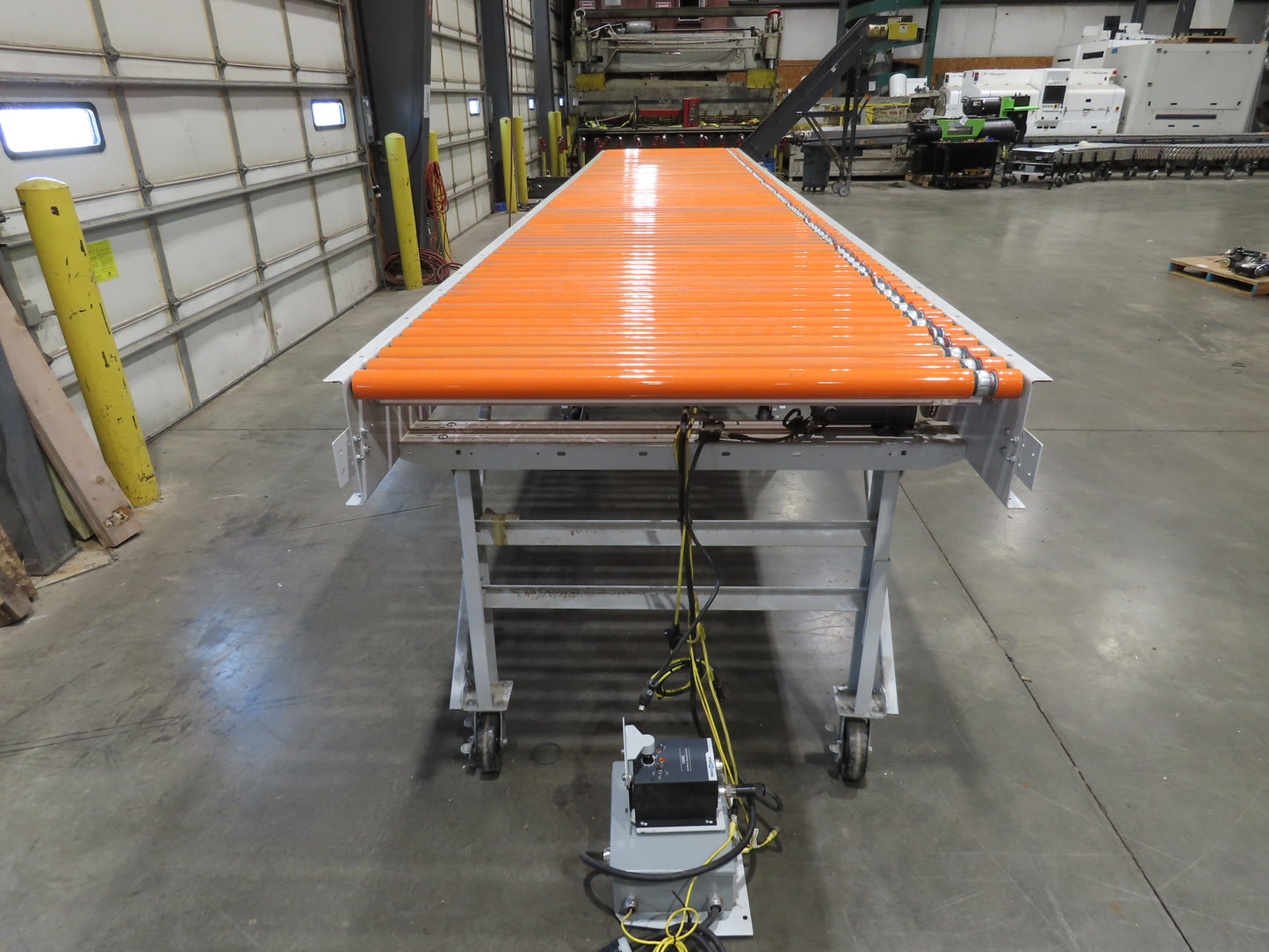 Roach 48"x 22' 6" Portable Roller Conveyor 115V Adj Speed O-Ring Belt Drive 45"H