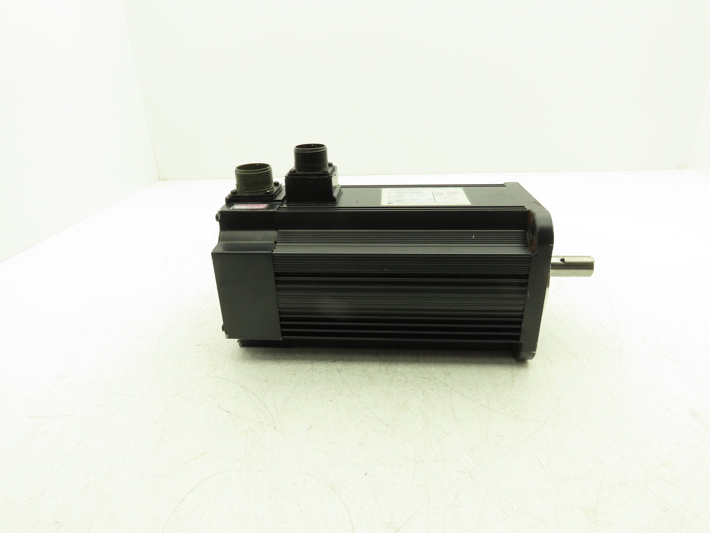 Yaskawa USAGED-09A22K AC Servo Motor 0.85kW 3PH 1500 RPM Encoder UTOPH-81AWF