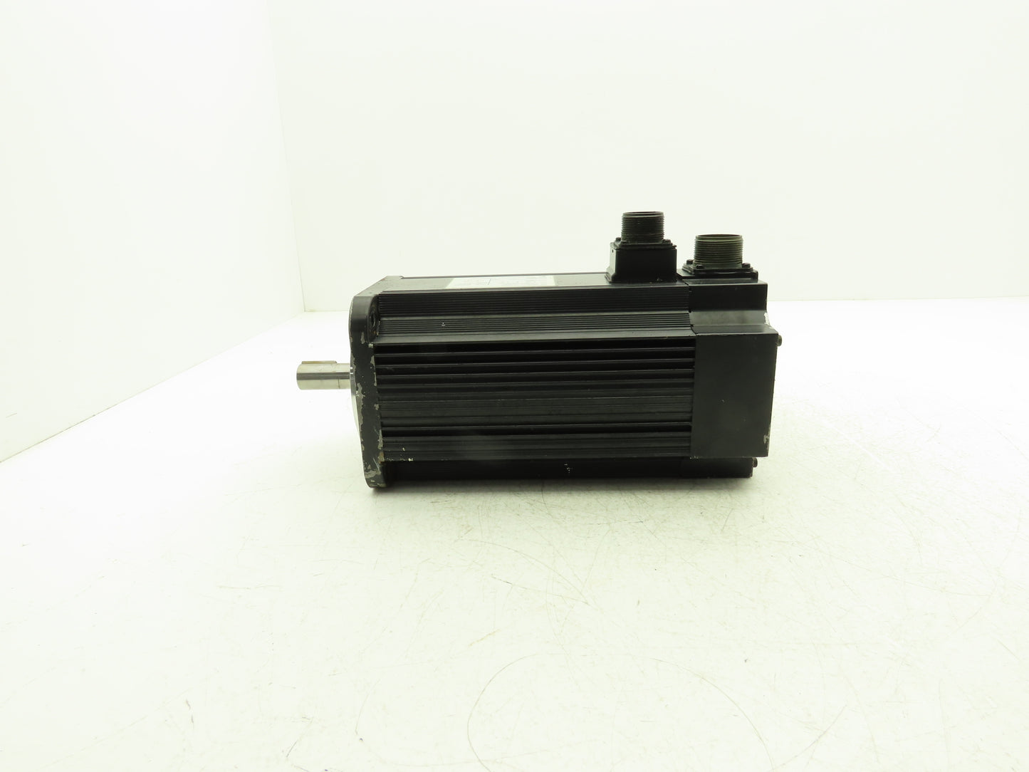 Yaskawa USAGED-09A22K AC Servo Motor 0.85kW 3PH 1500 RPM Encoder UTOPH-81AWF