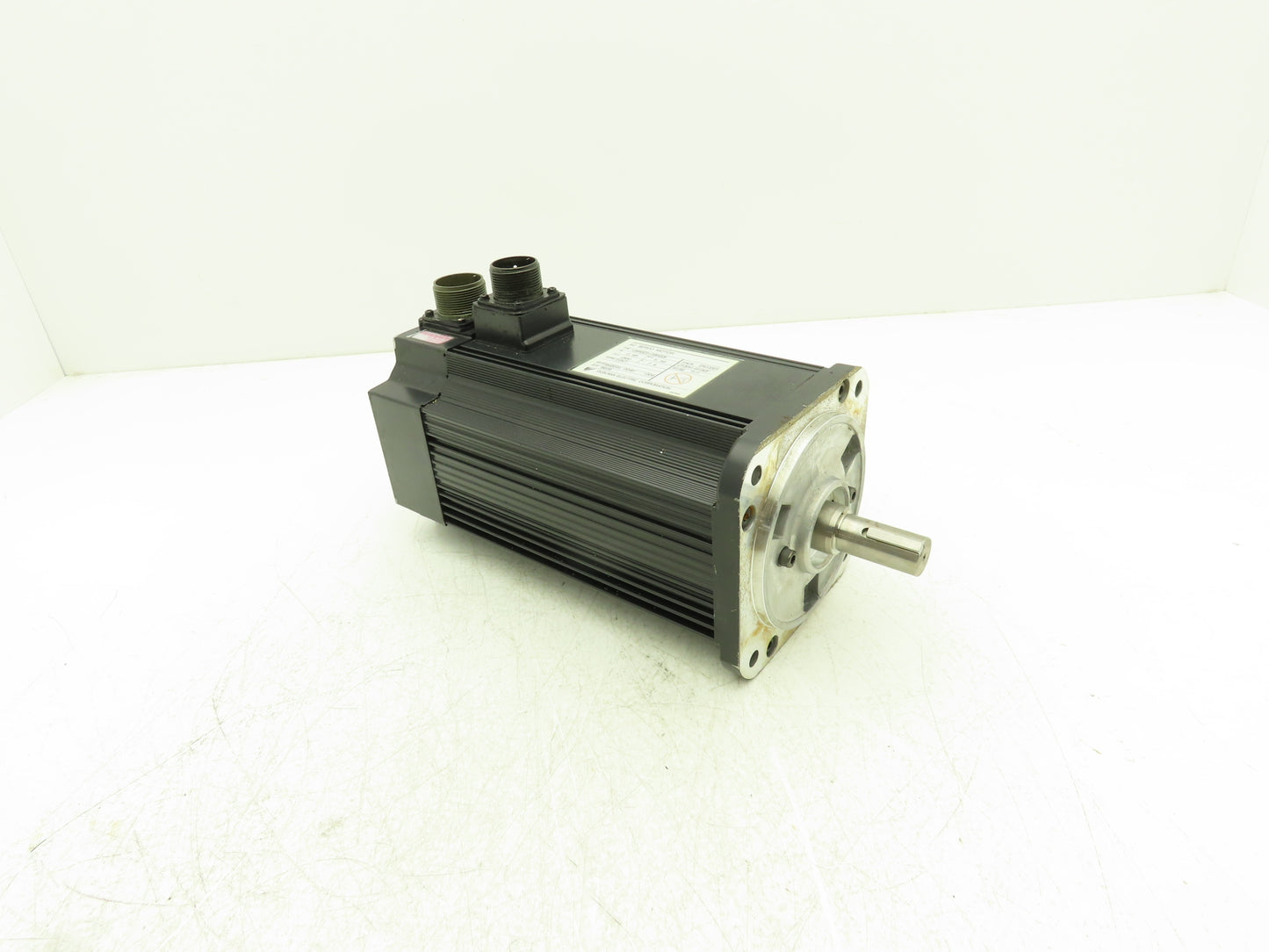 Yaskawa USAGED-09A22K AC Servo Motor 0.85kW 3PH 1500 RPM Encoder UTOPH-81AWF