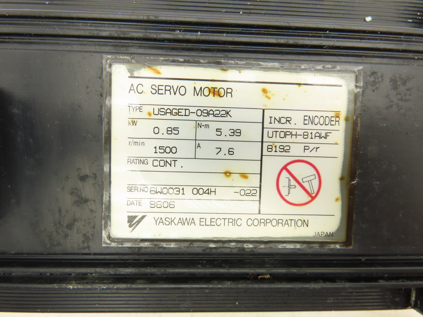 Yaskawa USAGED-09A22K AC Servo Motor 0.85kW 3PH 1500 RPM Encoder UTOPH-81AWF