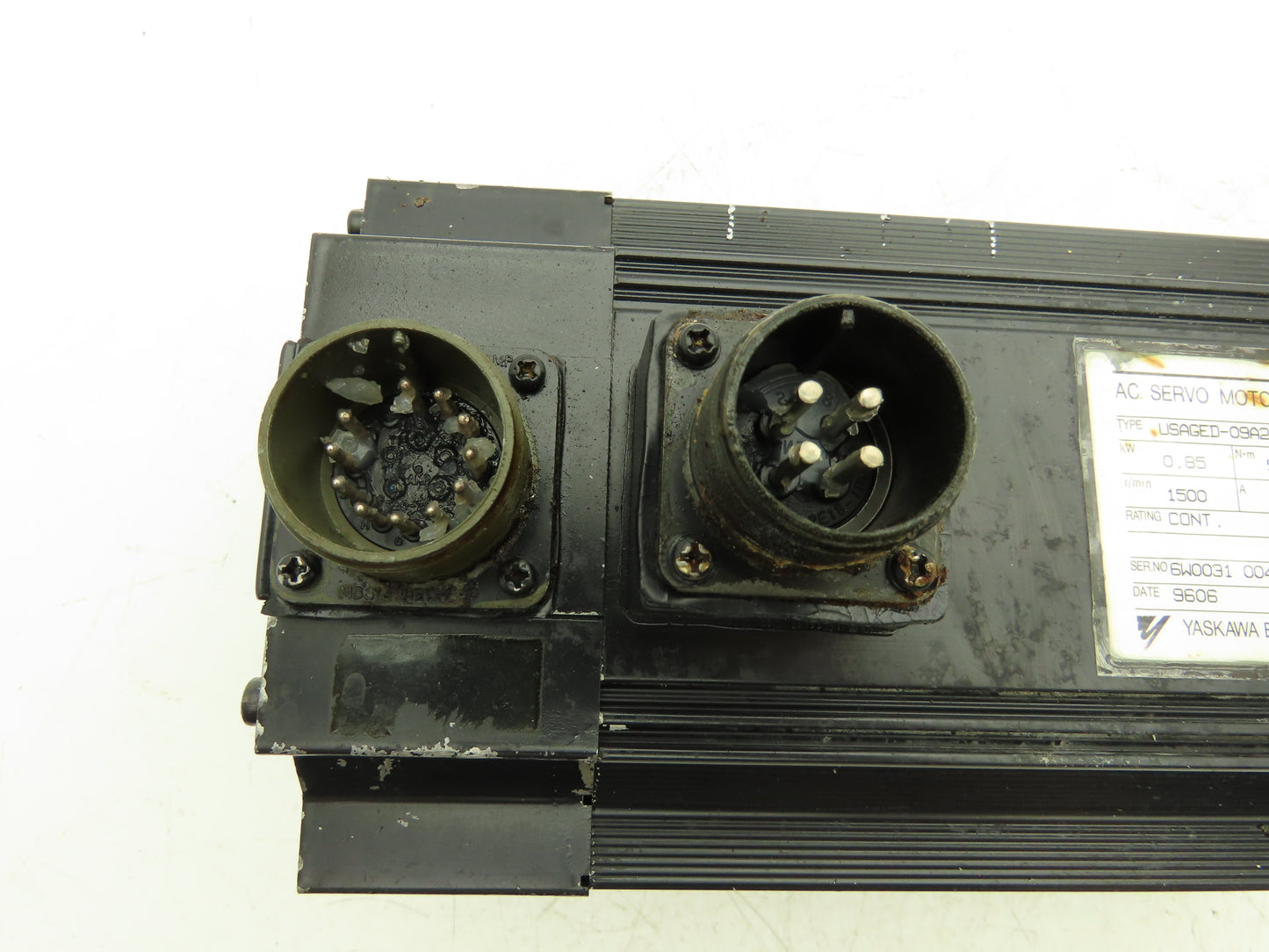 Yaskawa USAGED-09A22K AC Servo Motor 0.85kW 3PH 1500 RPM Encoder UTOPH-81AWF