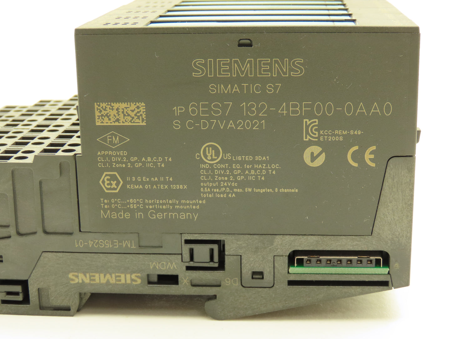 Siemens 6ES7 132-4BF00-0AA0 SIMATIC 8PT Digital Output W/Terminal 24VDC Lot Of 6