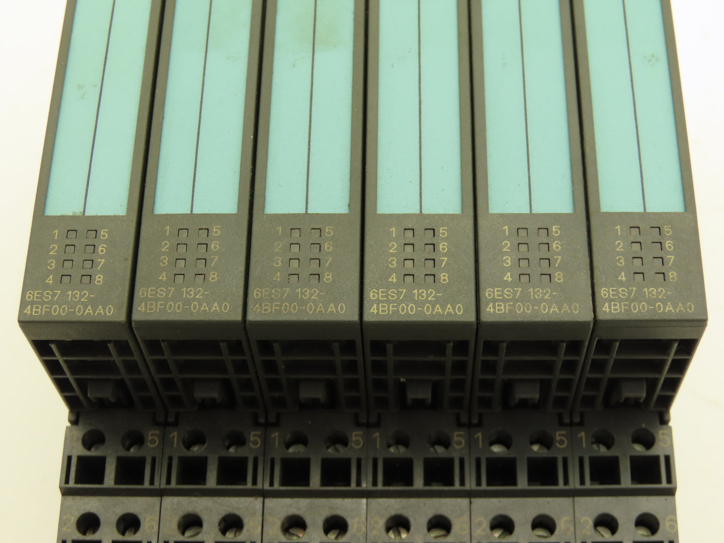 Siemens 6ES7 132-4BF00-0AA0 SIMATIC 8PT Digital Output W/Terminal 24VDC Lot Of 6