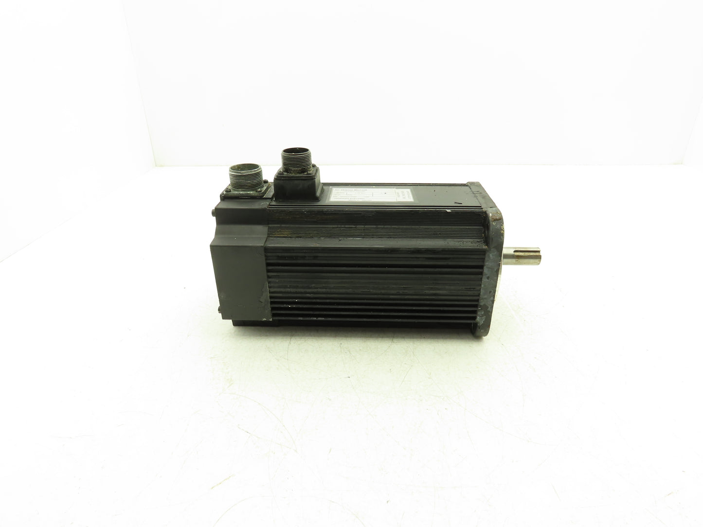 Yaskawa USAGED-09A22K AC Servo Motor 0.85kW 3PH 1500 RPM Encoder UTOPH-81AWF