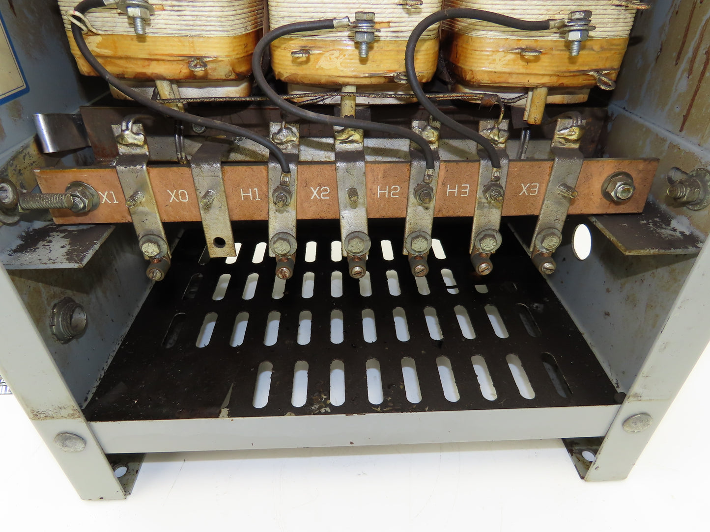 Hevi-Duty T2H15S Stepdown Power Transformer 15kva 3Ph HV 480V LV 208Y/120V