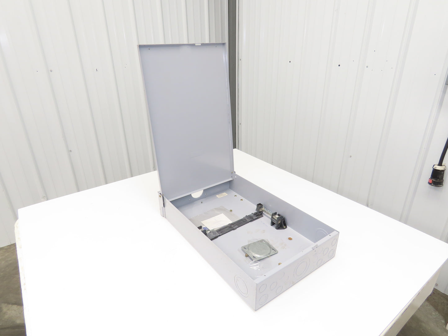 Challenger SLB20 Breaker Load Center Enclosure 200A 120/240V 1PH 3R Rainproof