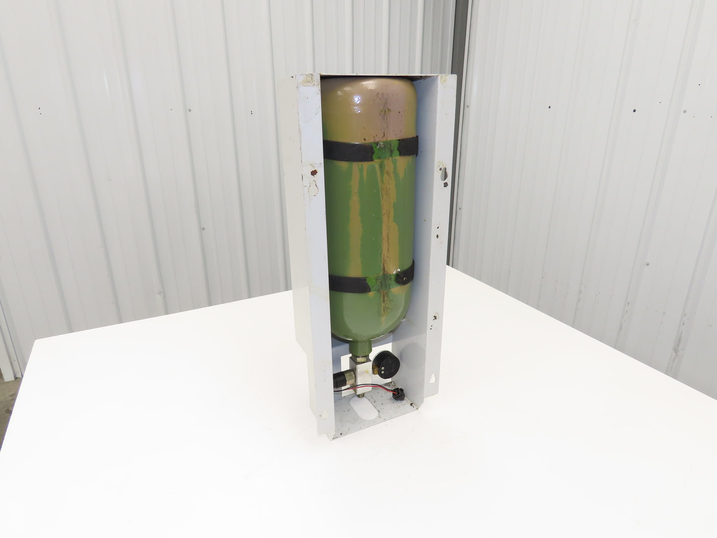 Haas VF-2 CNC Spindle Counterbalance Nitrogen Cylinder With Housing