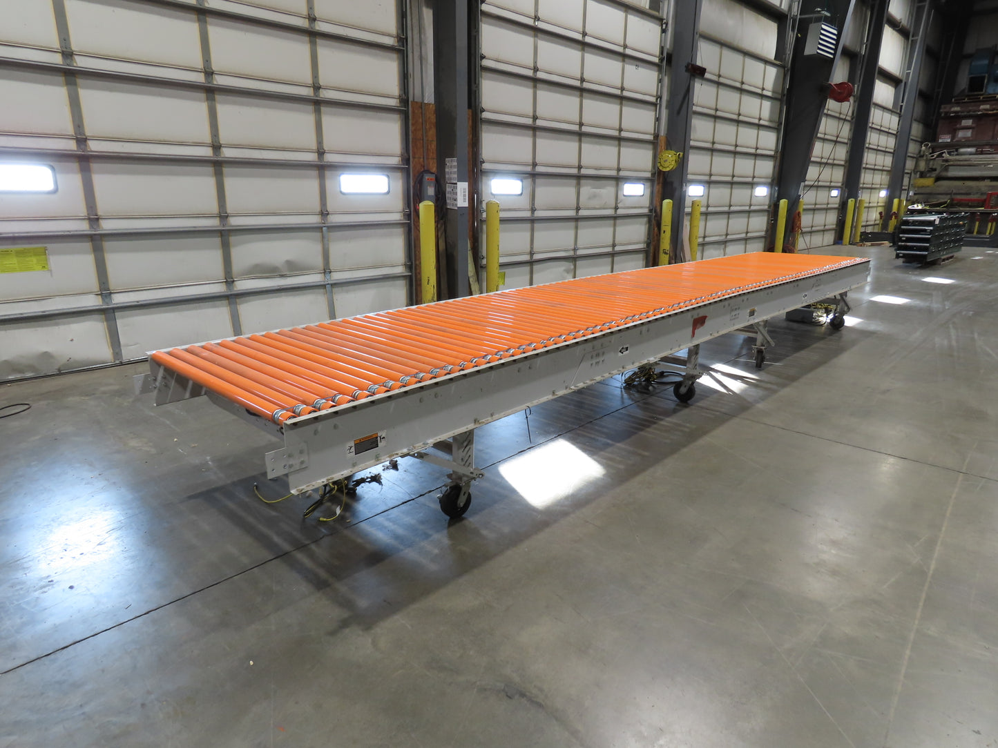 Roach 48"x 22' 6" Portable Roller Conveyor 115V Adj Speed O-Ring Belt Drive 30"H