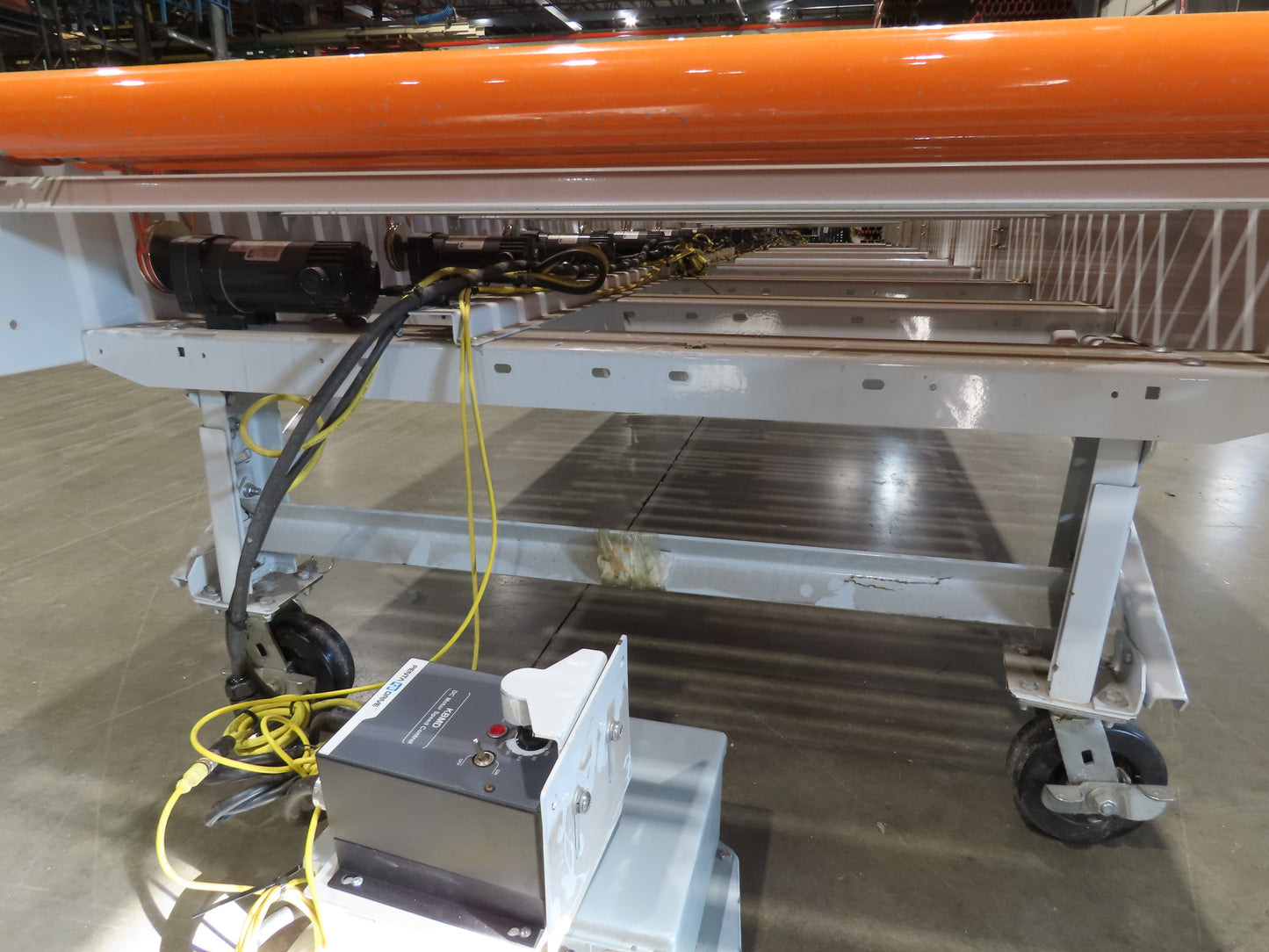 Roach 48"x 22' 6" Portable Roller Conveyor 115V Adj Speed O-Ring Belt Drive 30"H