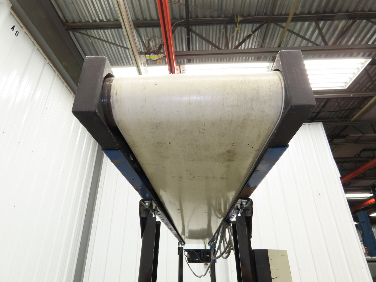 MAC 12"x 8' 4" Belt Conveyor 240mm Belt 115V 1PH Chain Drive 24fpm Adj Height