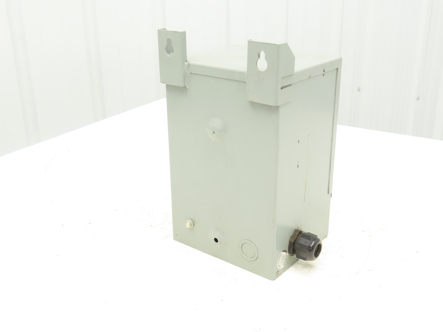 Hammond HPS Fortress C1F002WES Transformer 2kva 120/208/240/277V 1Ph 3R