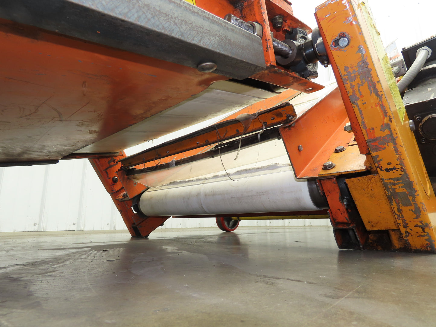 EMI Plastics CAR-24 Adjustable Flat to Incline Belt Conveyor 115V 1PH 40FPM