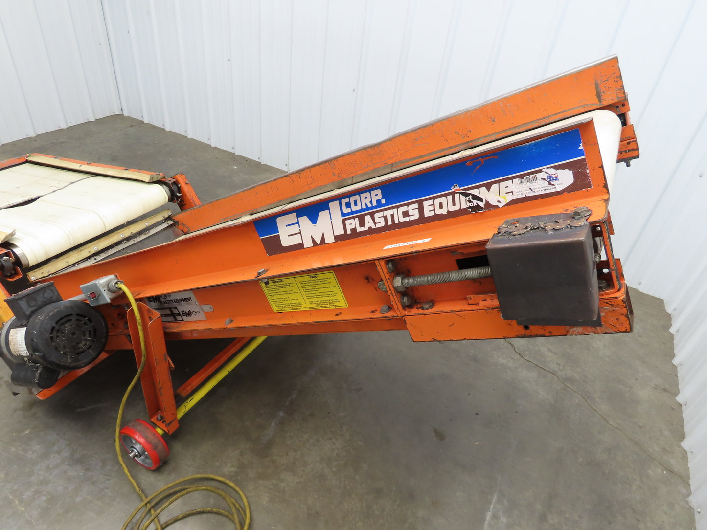 EMI Plastics CAR-24 Adjustable Flat to Incline Belt Conveyor 115V 1PH 40FPM