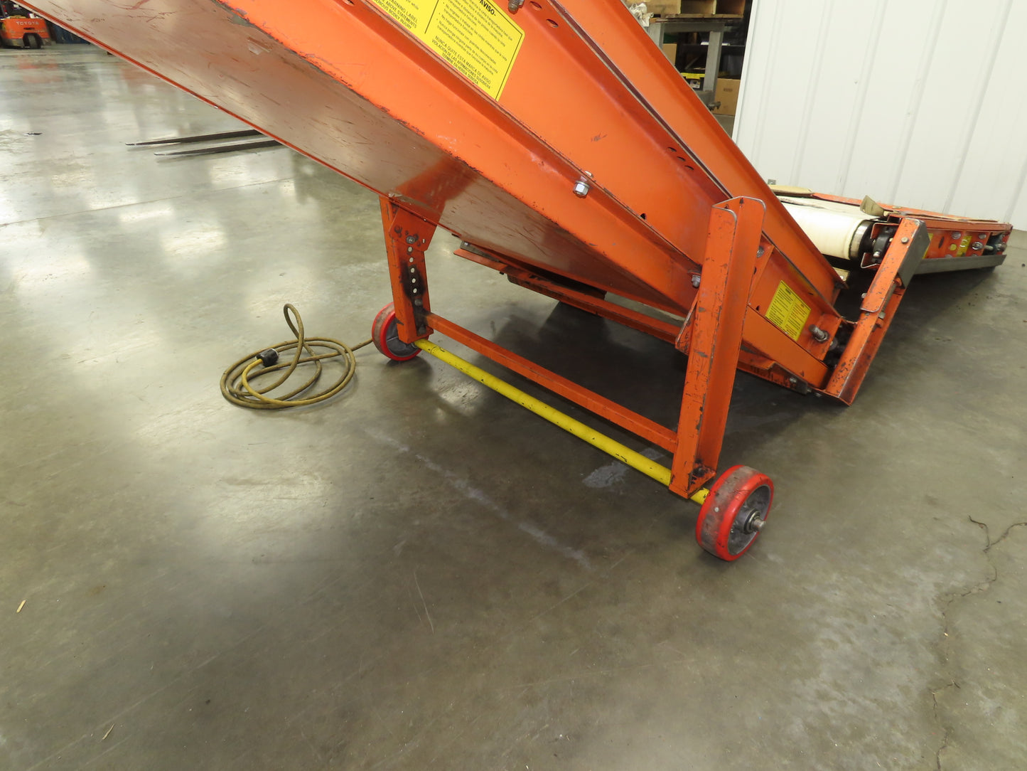 EMI Plastics CAR-24 Adjustable Flat to Incline Belt Conveyor 115V 1PH 40FPM