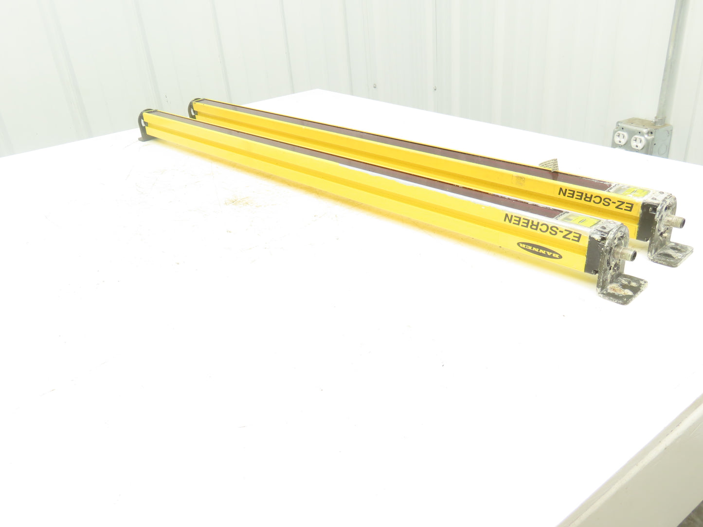 Banner SLSR30-900Q8 EZ-SCREEN Safety Light Curtain Emitter Receiver Set 900mm