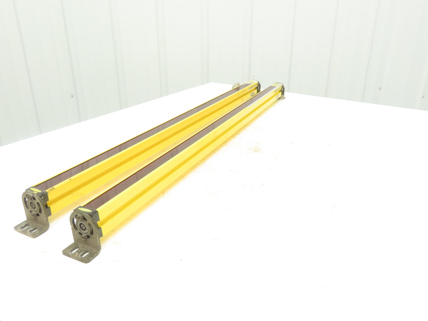 Banner SLSR30-900Q8 EZ-SCREEN Safety Light Curtain Emitter Receiver Set 900mm