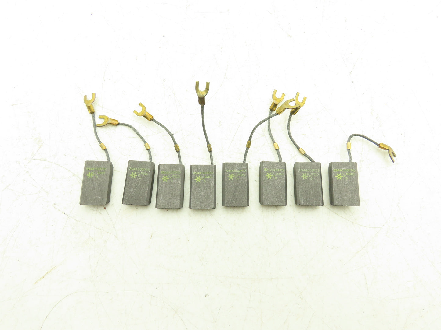 Carbon Products Operation R310 894A500P02 DC Electric Motor Brushes Lot of 8