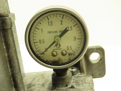 Showa LCB-4111C Lubricator Pump 0.1 L/min  1.2 Mpa 100VAC 2L Tank