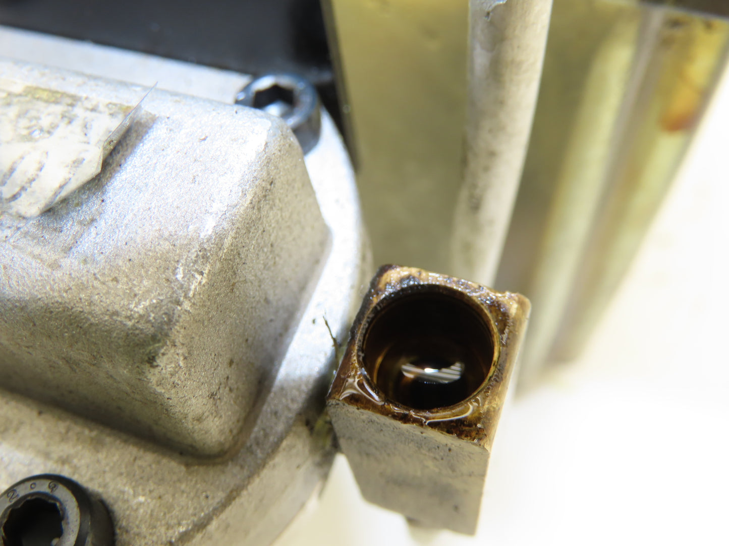 Daido Metal MRJ010211 Lubricator Oil Pump 0.1 L/min 3-Liter Tank 100/110V