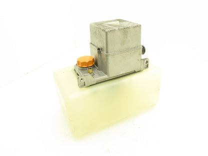 Showa LCB 4 Lubrication Oil Pump Machine Oiler 6L Tank 0.1 L/Min 200V