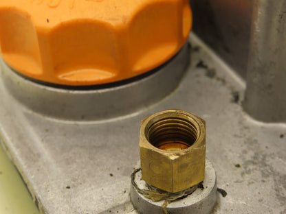 Showa LCB 4 Lubrication Oil Pump Machine Oiler 6L Tank 0.1 L/Min 200V