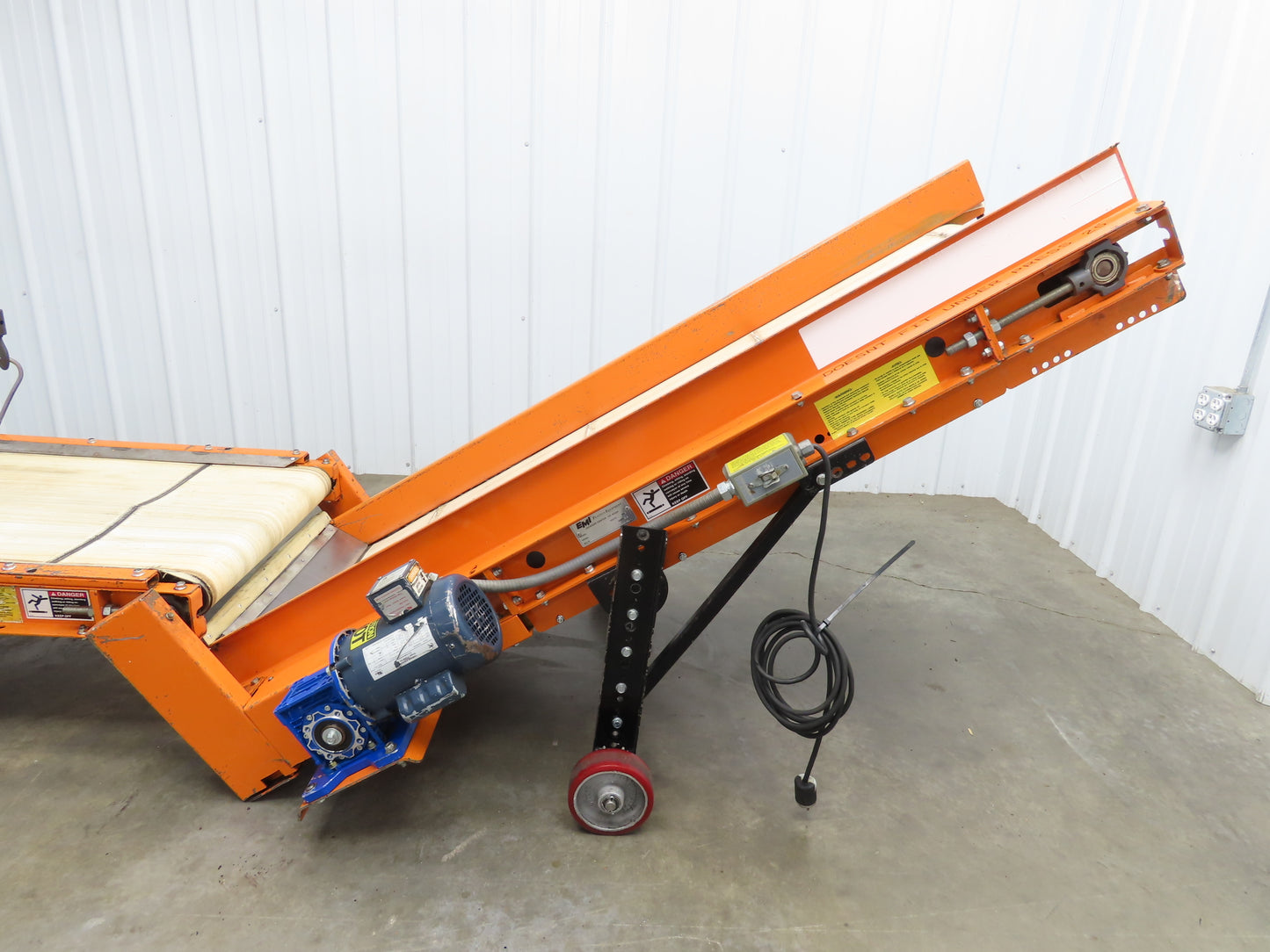 EMI Plastics CAR-24 Adjustable Flat to Incline Belt Conveyor 115V 1PH 20FPM