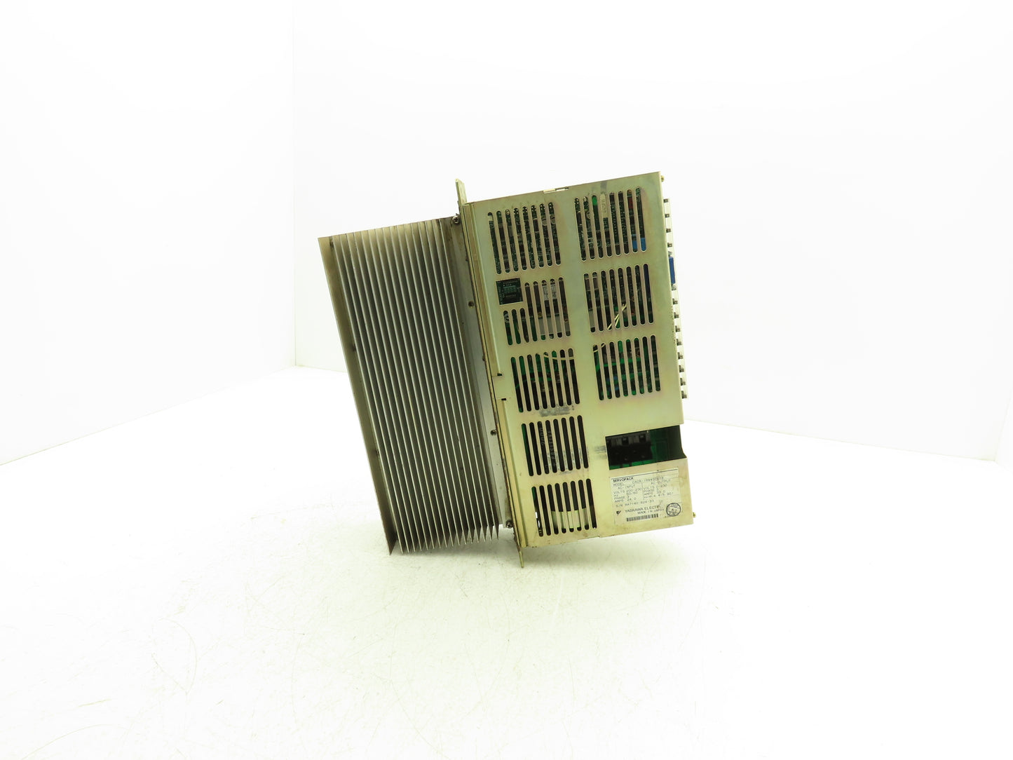 Yaskawa CACR-IR44SFBY8 P00 B12 Servo Drive Controller Servopack 5.9Hp 230VAC 3Ph