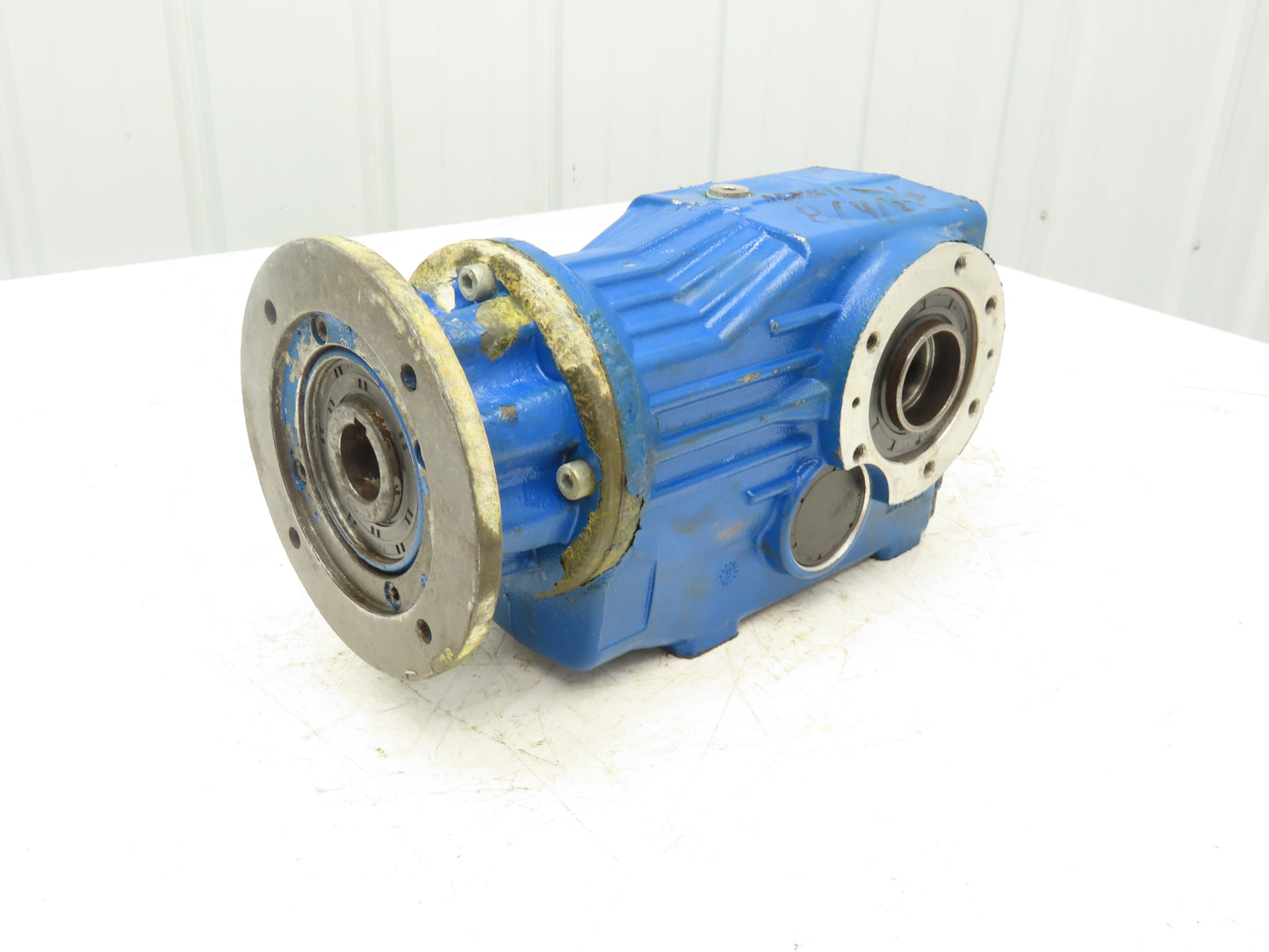 STM OMF 71 Helical Gearbox 179.6:1 Reducer 10rpm 35mm Hollow Shaft *Bad Seal*
