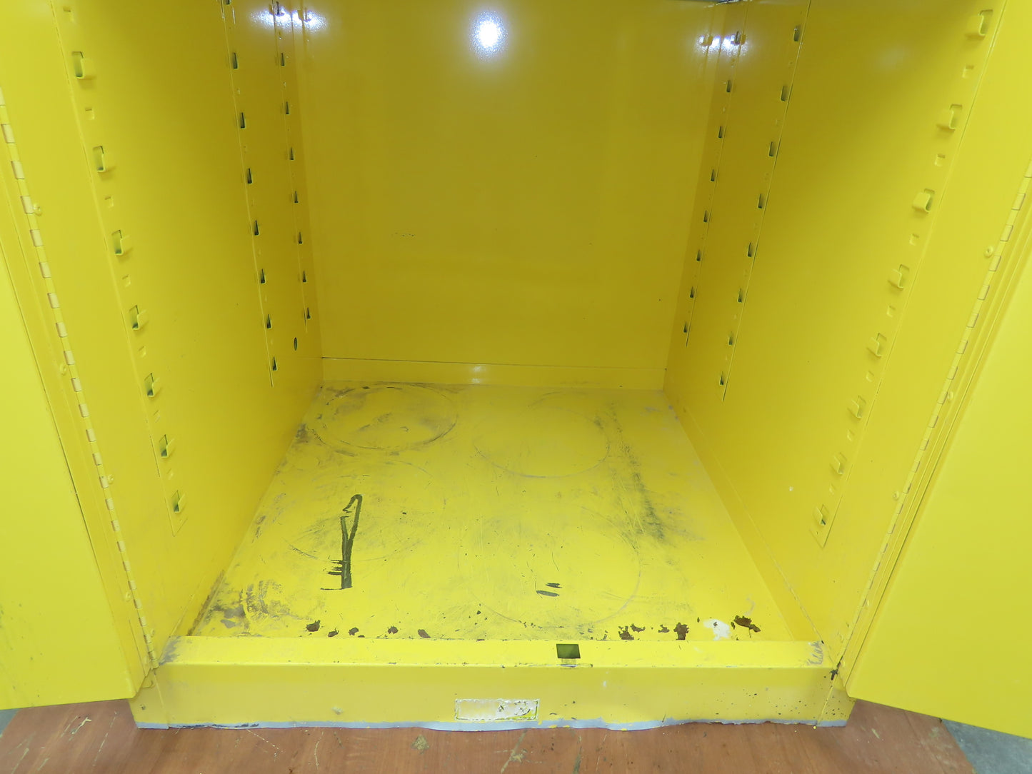 Justrite 896000 Flammable Safety Cabinet 60 Gallon Yellow Flammable Liquid
