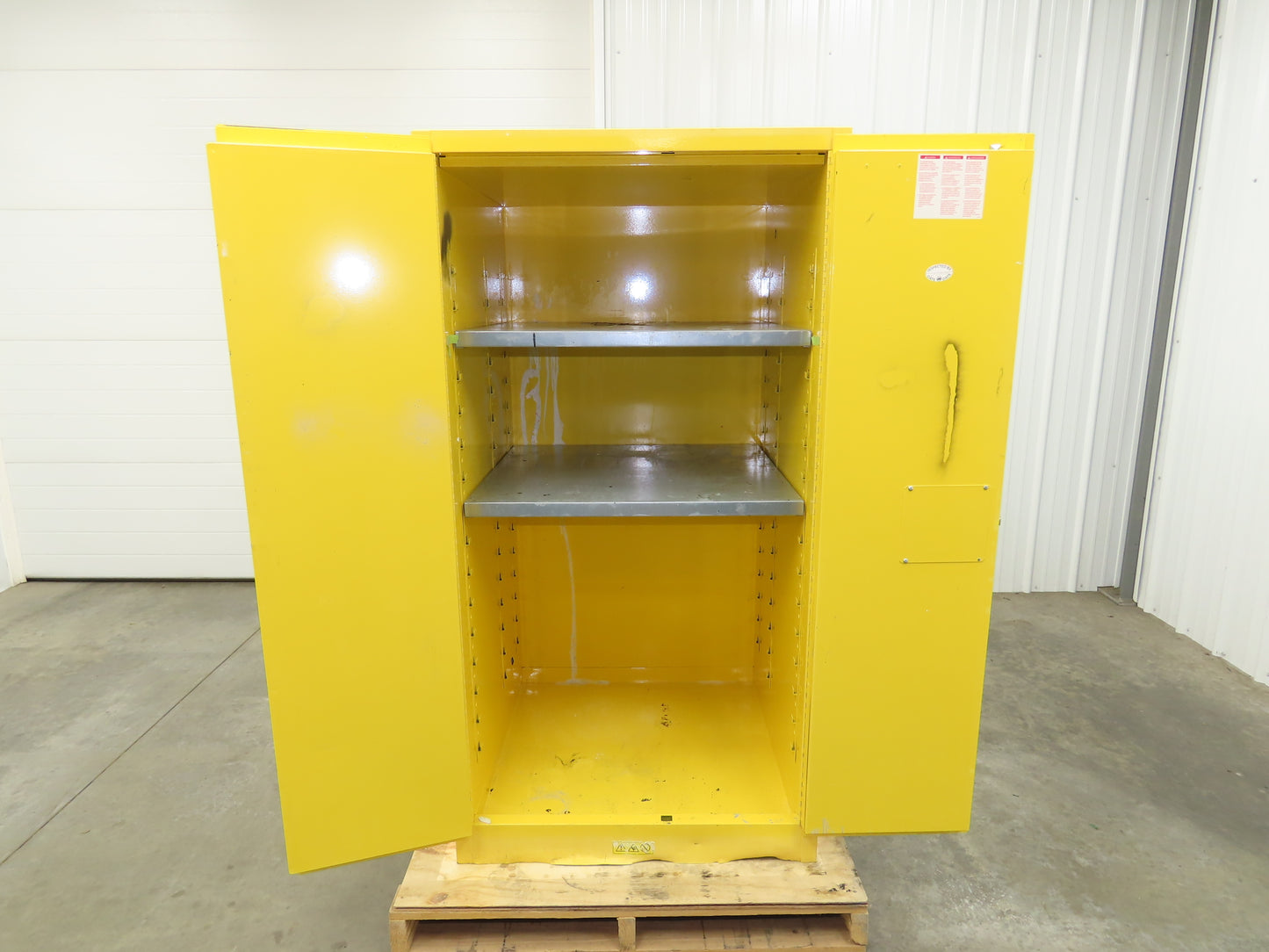 Justrite 896000 Flammable Safety Cabinet 60 Gallon Yellow Flammable Liquid