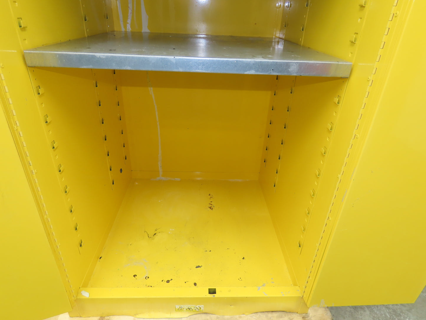 Justrite 896000 Flammable Safety Cabinet 60 Gallon Yellow Flammable Liquid