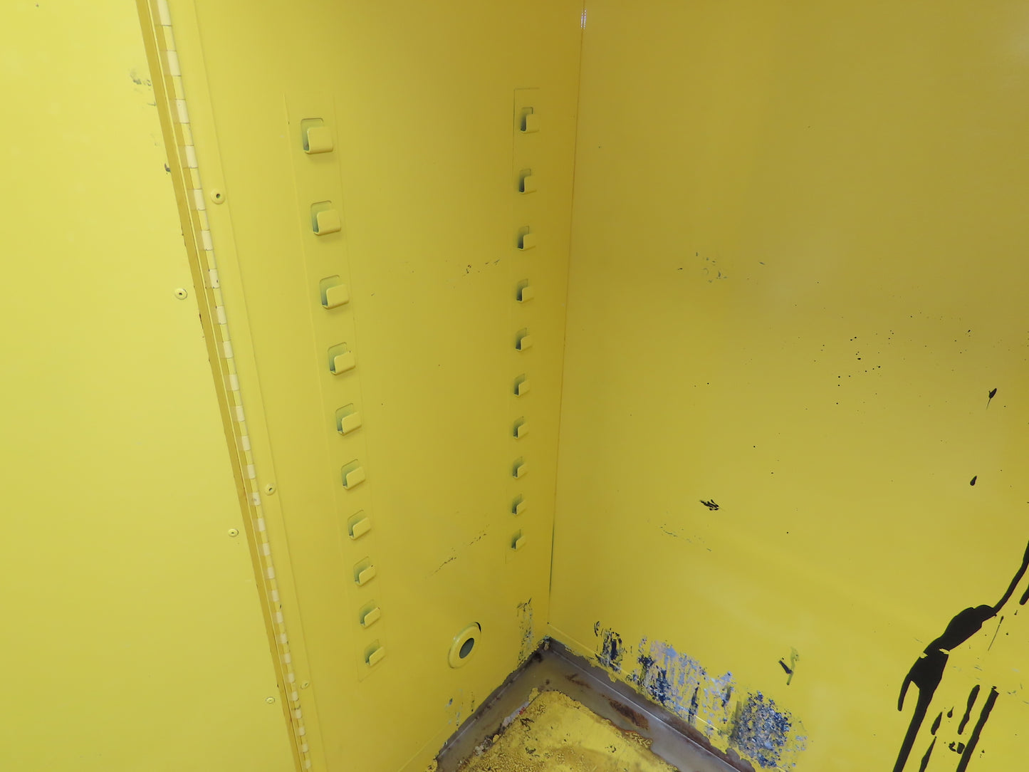 Justrite 25300 Yellow Flammable Safety Cabinet Dual Door 30 Gallon Liquid