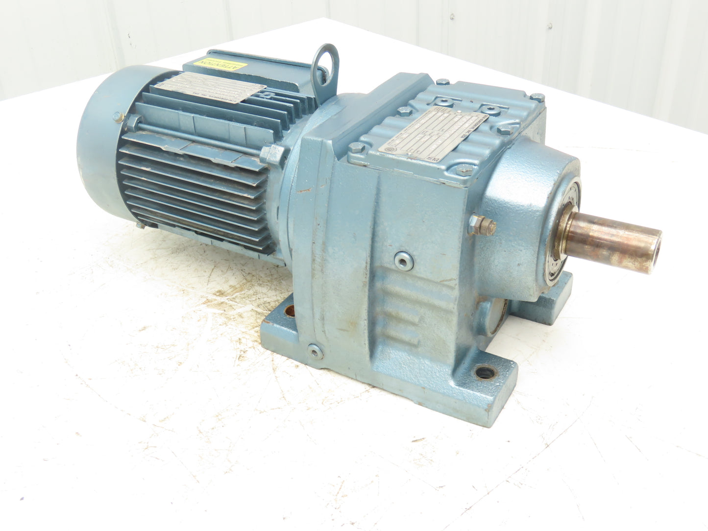 Sew Eurodrive R57DT80N4 Inline Gearmotor 80.55 Ratio 21rpm 1Hp 230/460V 3PH