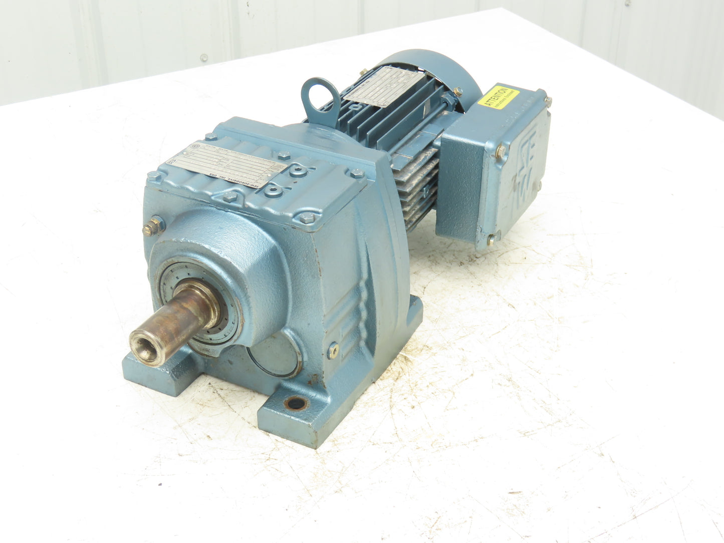 Sew Eurodrive R57DT80N4 Inline Gearmotor 80.55 Ratio 21rpm 1Hp 230/460V 3PH